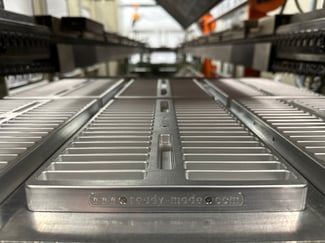 Why High-Precision Parts Manufacturers Prefer Tray Packaging